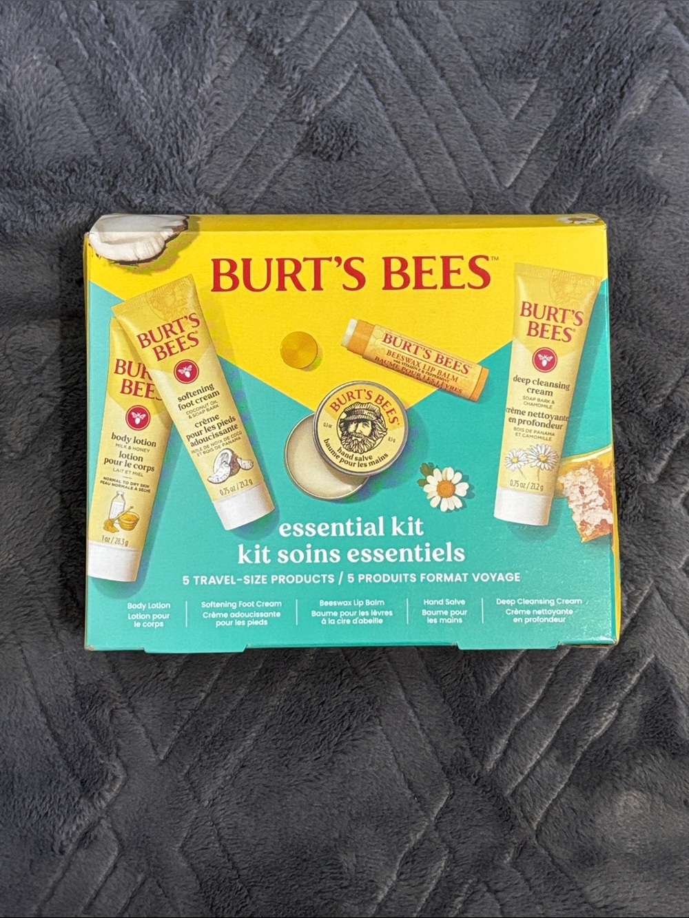 Burt’s Bees Essentials Kit 2026